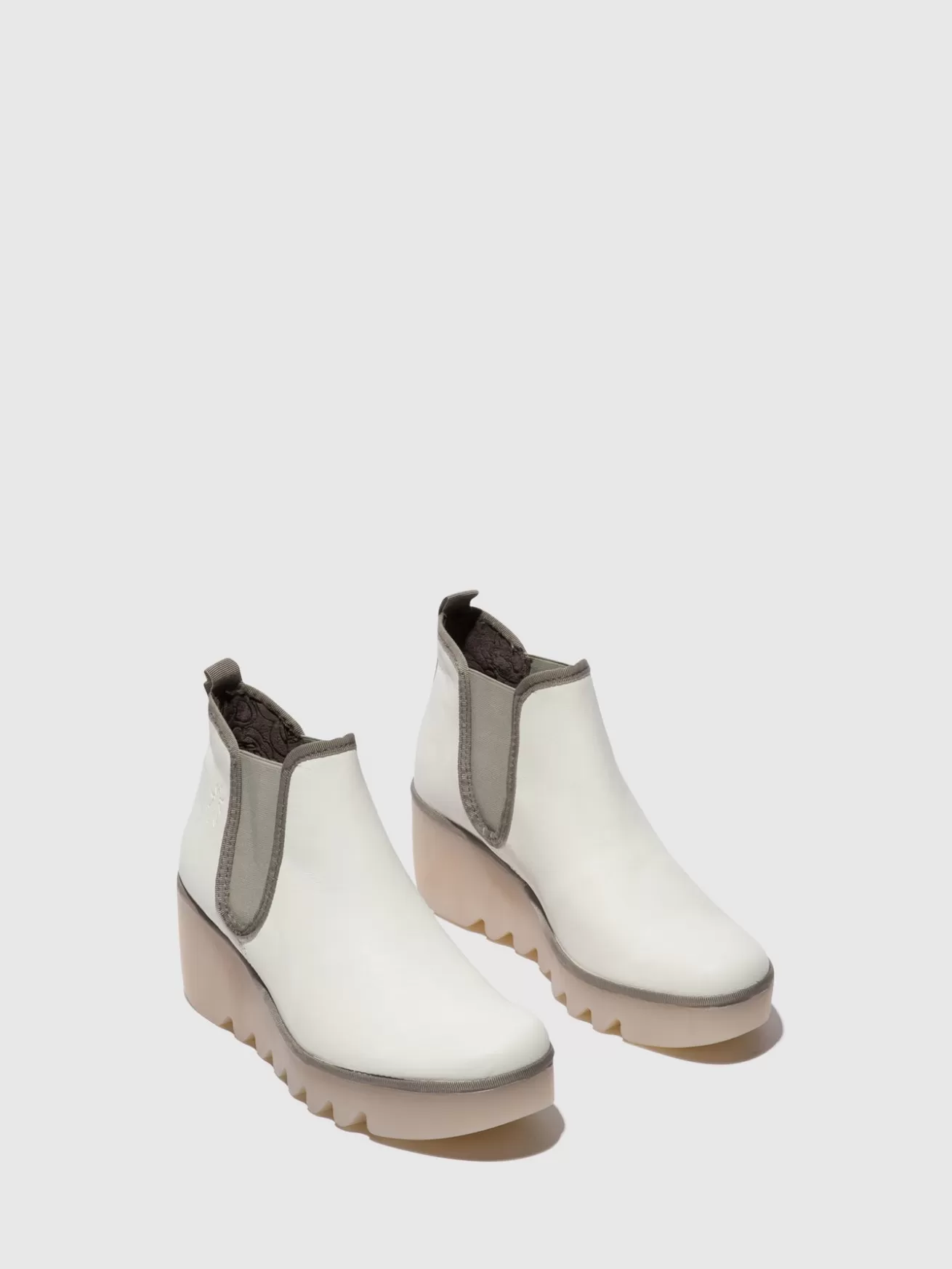 Botins Chelsea Byne349Fly Branco (Sola Leitosa)-Fly London Shop